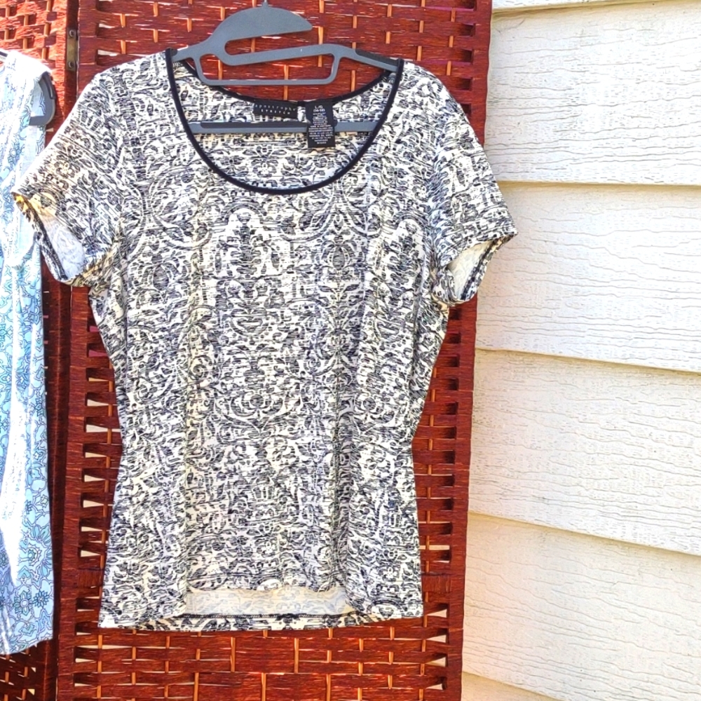 Short sleeves black and tan stretch t shirt